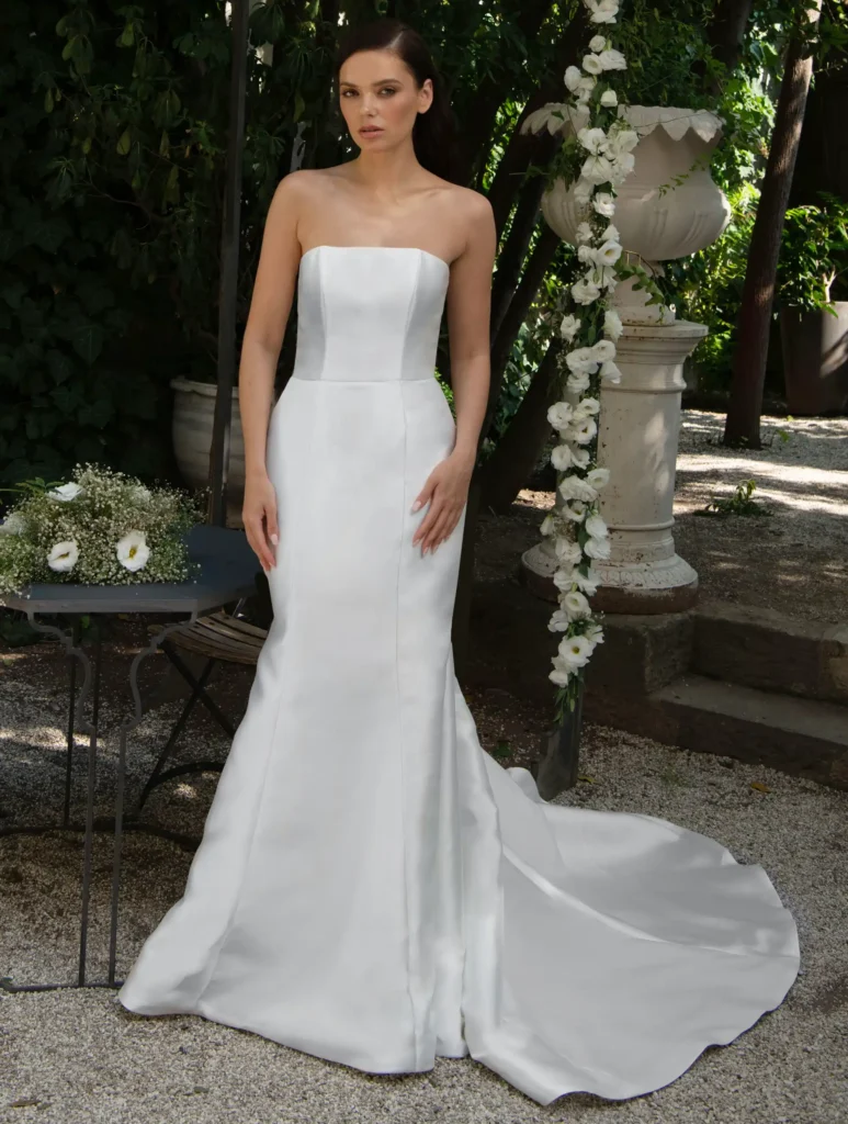 Rileigh-by-Antonio-Gual-Bridal